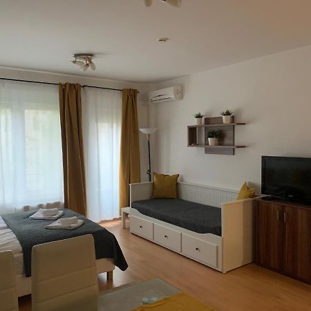 Corvin Fontana Apartment Budapest Exterior foto